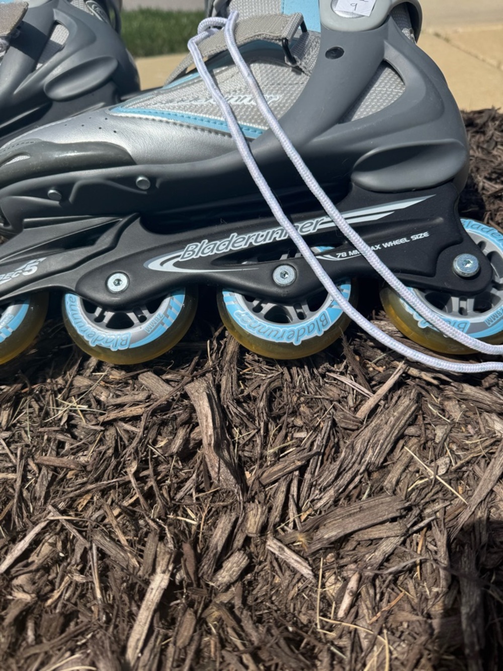 Adjustable Inline Skates - Gray & Light Blue size 9 - Picture 3 of 11